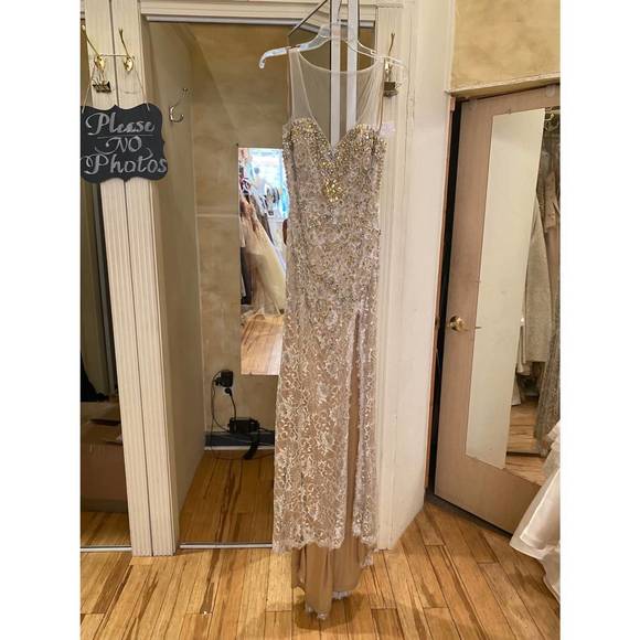 NEW TERANI COUTURE fitted evening dress in cream/nude - Picture 1 of 1